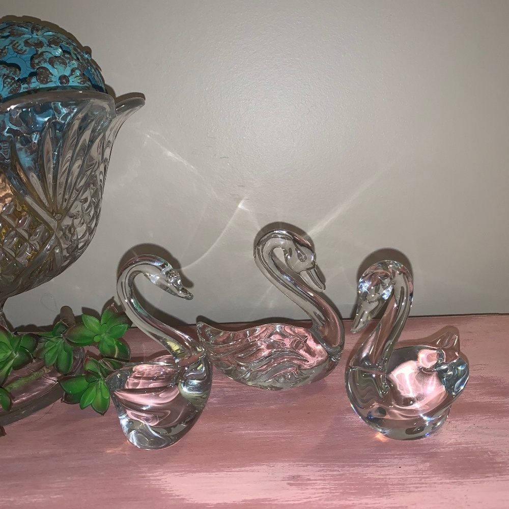 Vintage Hand Blown Clear Glass Swan Art Glass Figurine Collectible 4”Set of 3.